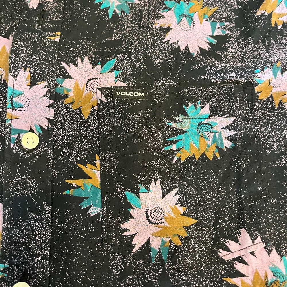 Volcom Men’s Patterned Button Down Shirt Size L B… - image 3